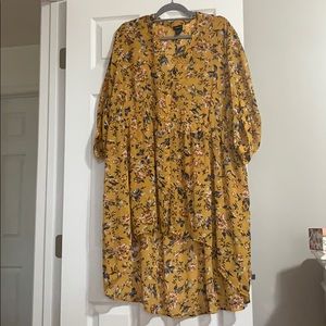 Torrid Size 4 Hi Lo Floral Blouse